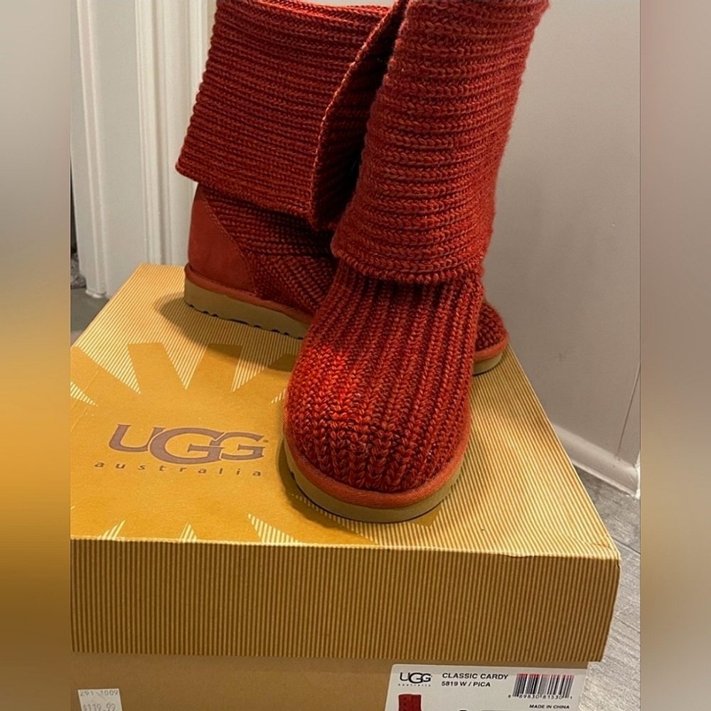 UGG Cardy Red Knit Sweater Red Boots Sz 6